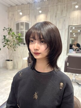 レイラバイアフロート 吉祥寺(Lila by afloat) 内巻きワンカール/レイヤーロング/ぱっつん前髪/小顔ヘア