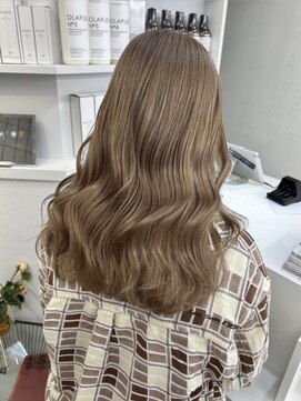 ペレ 渋谷(PELE) イメチェン/ホワイトブロンド/外ハネボブ/美髪/渋谷