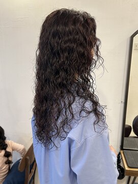 キキ(kiki) 【shiori】ロングくるくるパーマ