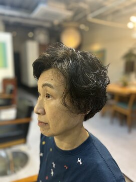 ヴェニヴィディヴィッチ(VENI VIDI VICI) ショートボブの無造作パーマ