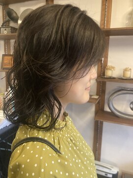 アミュレット バイ サファリ 西荻窪(AMULETTE BY SAFARI) 《お客様スタイル71》ミディアムレイヤー×パーマ