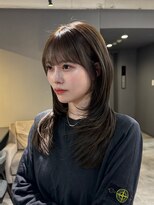 ジアン テラス(GIEN TERRASSE) 顔周りレイヤーレイヤーカットシャギーレイヤーオリーブカラー