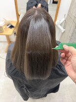 ホロ(holo-)&nbsp;つるりんちょ縮毛矯正で叶える美髪ストレート