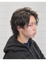 ゼロスバーバー(0's BARBER SHOP)&nbsp;ウルフツイストスパイラルパーマツイスパ縦落ち無造作束感