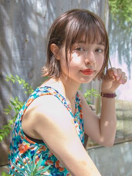 ルティア 池袋(Lutia) 華やかに見せるミルクティーベージュ