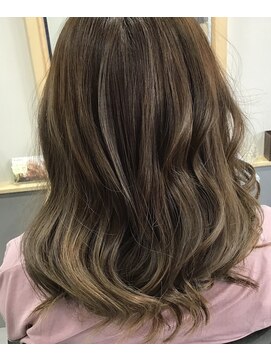 ルッカ(Rukka) 立体感のあるラベンダーアッシュ