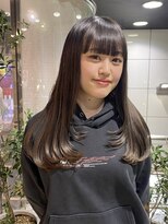 ヘアーアンドメイク ビス(HAIR&MAKE bis) 低めレイヤー×ナチュラルブラウンカラー【中西思実】