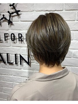 ヘア スパ ビューティー エールフォルム(HAIR SPA BEAUTY YELLFORME) オリーブカラー×ショートスタイル