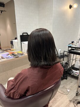 コワファーストナガサキシャンプーボーイ(COIFF1RST NAGASAKI SHAMPOO BOY) ぱつっとレイヤーボブ