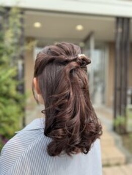 結婚式、二次会、季節のイベントやライブなど、どんなシーンのヘアセットもお任せください♪