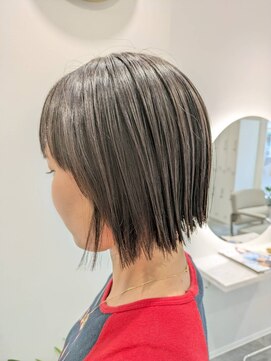 リュール バイ ヘッドライト 北千住店(lueur by HEADLIGHT) 20代切りぱなしボブ髪質改善