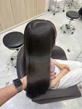 アイズ 横浜(IS) 【JUNKI指名】オリーブグレージュ/横浜