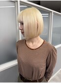ブリーチハイトーンブロンド金髪ボブぷつっとカットミニボブ