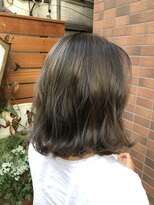 ヨナサン(Yona Saint)&nbsp;透明感溢れるブルーシルバーカラー