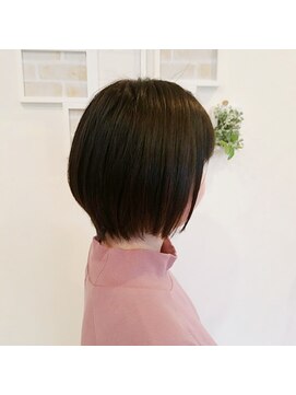 ヘアーアンドネイルフォレスト(Hair&Nail FOREST.) ドライだけでまとまるコンパクトなグラデーションボブ