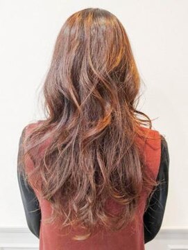 ミーティア バイ クアトロ(Meteor By QUATRO) 朝のセットを楽チンにデジタルパーマ♪