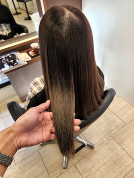 クララ トヨハシ(CLALA Toyohashi) 酸熱髪質改善トリートメント