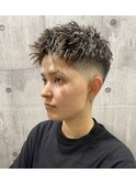 フェードカット×ツイストスパイラルパーマ×ハイライト