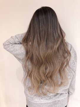 エル(L by truecreation) ブリーチ/春日部/ダブルカラー/学割U24/顔周り/ハイトーン/韓国