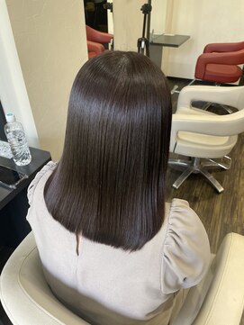 ヨンセンチメートルヒロサカ(4cm HIROSAKA) 髪質育成トリートメント