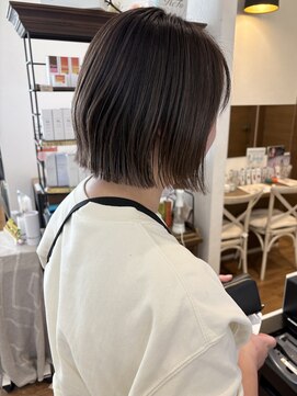 ビーバイシージャストビューティー(B by C just beauty) ボブレイヤー ハイライト コントラストカラー