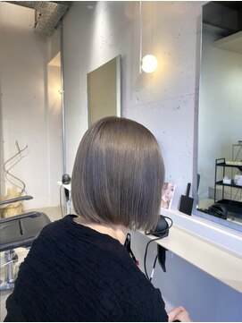 ティム(tim) 《hinako》綺麗に落ちるGray mat。