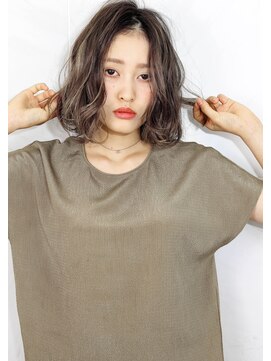 ヘアサロン ガリカ 表参道(hair salon Gallica) 『 グレージュ × ウェーブ 』ひし形シルエット切りっぱなしボブ