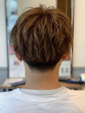 ミーティア バイ クアトロ(Meteor By QUATRO) ミルクティー×メンズ束感ツーブロック