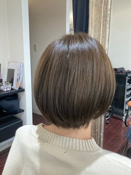 ローレン(LOREM) ふんわりショートボブ/丸みシルエット/丸みショート/ベージュ