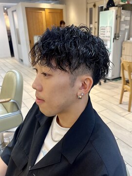 テトラ バイ ネオリーブ 横浜西口店(tetra by neolive) ツイストスパイラルパーマ 刈り上げ アップバング 横浜