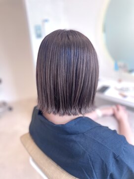 グロウ レランテ(GLOW lelante) ハイライト/ラベンダーベージュ/切りっぱなしボブ Saki