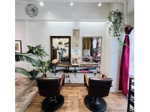 スリス(SULIS)の雰囲気(水素・ミネラル・酵素・ケラチンや自然の力を生かしたものを厳選)