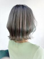 ペチカ(PEZZICA)&nbsp;インナーカラー　外ハネスタイル　セクションカラー/ブリーチ