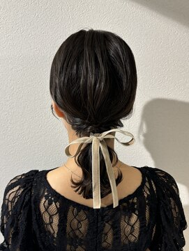 ベルバイリトル(belle by little) ローポニーアレンジ