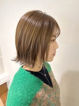 カサネ(KASANE) 外ハネボブ　透明感カラー　切りっぱなし