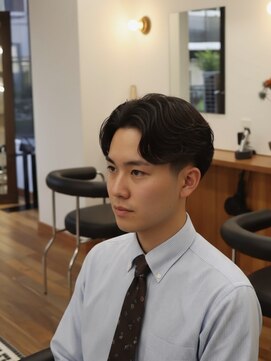 ザデイトウキョウ 表参道 青山(THE DAY TOKYO) MEN'S HAIR/ニュアンスパーマ/刈り上げセンターパート/表参道駅