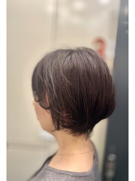 アズーア ヘアーアンドスパ(azure hair&spa) 上品ショートレイヤーボブ