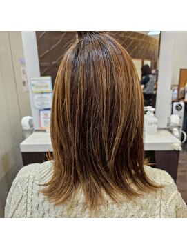プラザサロン 辰巳台店 40代50代外ハネウルフミディ