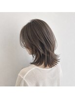アンリエラ(Unliera)&nbsp;レイヤーカット/ミディアムレイヤー/くすみベージュ/松山美容室