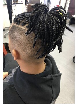 マドゥーズ ヘアショップ(Madoo's hair shop) ツーブロックブレイズ