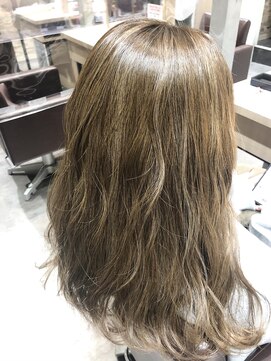 ビースリー ロア シアー＆ハイライトカラー 2020/4/3