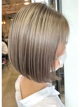 エース (ACE) ACE  横浜　伸ばしかけヘア× うる艶ハイトーンベージュ