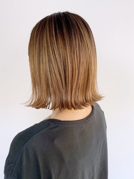 アイティー バイ アルバム 中野店(IT by ALBUM) バレイヤージュ外ハネボブ_アースカラーくびれヘア_ba361981