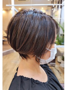 ヘアーズビースリー ポートサイド 大人くびれｘ丸みショートボブ　20代30代40代50代60代
