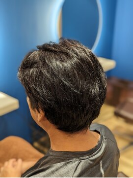 風の中の髪 オーガニック天然100%ヘナ