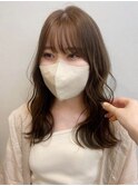 ベージュカラー 薄め前髪/バング ウェーブヘア 顔周り