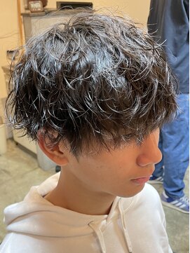 ジュンヌオム リンカラン(Jeune Homme LINGKARAN) 波巻きスパイラルパーマ×マッシュ