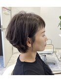 秋カラーでショートバングのショートボブ