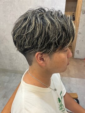 エルマーク 天王寺(L-MARK) ハイライトツイストパーマアップバング短髪メッシュ