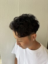 クマ(kuma.) オールバックパーマ